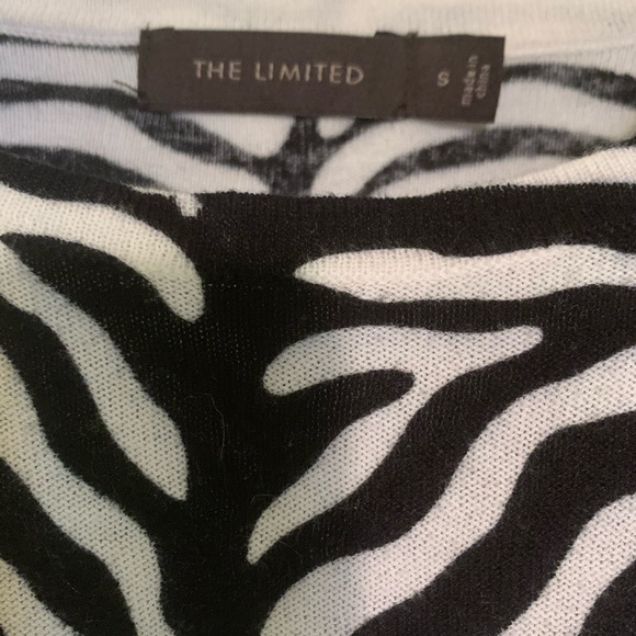 Lightweight Animal Print Sweatee - Picture 4 of 7